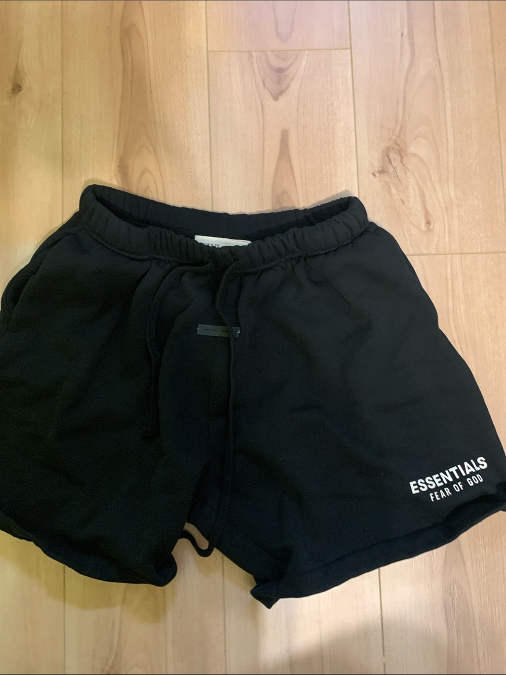 Essentials fear of god black shorts